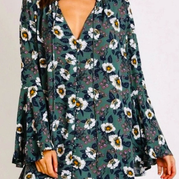 Free People Magic Mystery Tunic Dress Floral Bell Sleeve Boho Peasant sz S - Picture 5 of 16